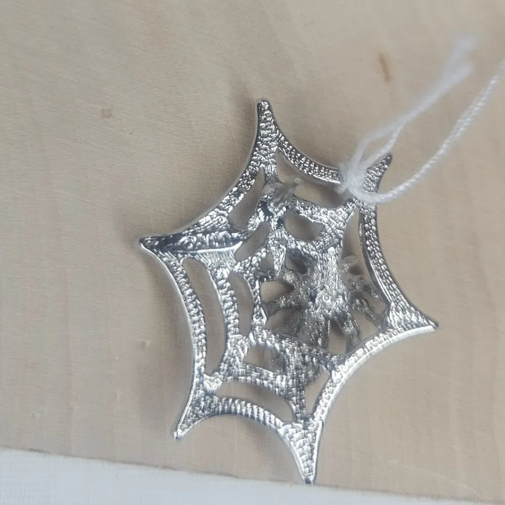 Vintage Avon 1995 SpiderWeb Tac Pin With Faux Pearl And Rhinestones EUC Like New